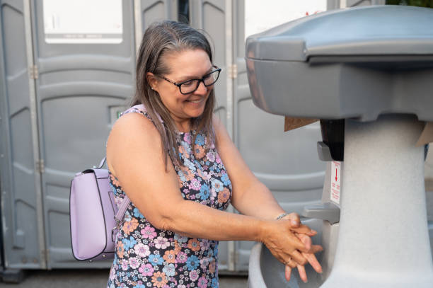 Best Portable toilet rental cost  in Biscayne Park, FL